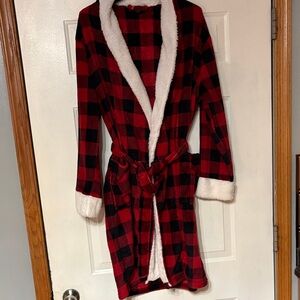 Lee Red and Black Plaid Robe